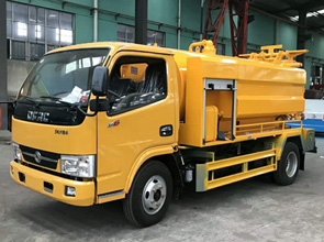 国五5方东风多利卡清洗吸污车