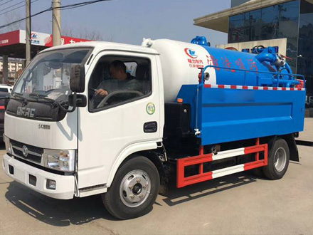 国五2方东风多利卡清洗吸污车