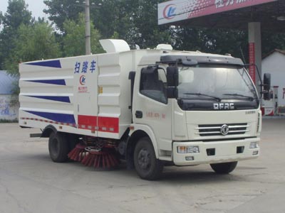 国五东风大多利卡7方扫路车